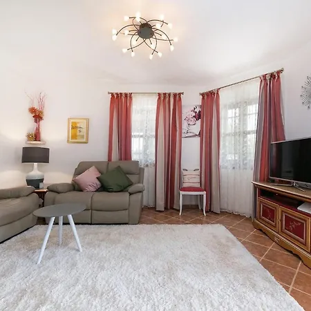 Shirin Holiday home *