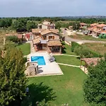 Shirin Poreč