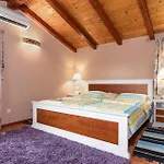 Holiday home Shirin Porec