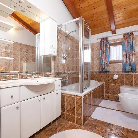 Dom wakacyjny Shirin